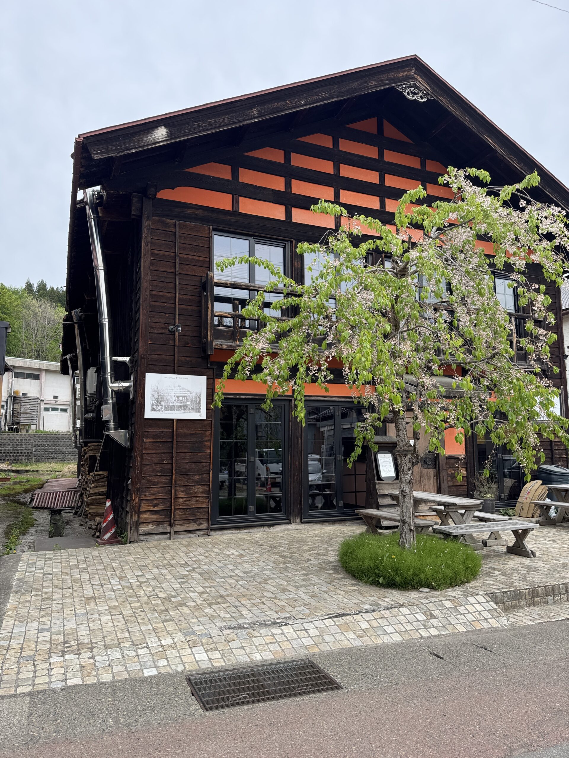 まつだいカールベンクスハウス駐車場 Parking in Spring – カールベン
